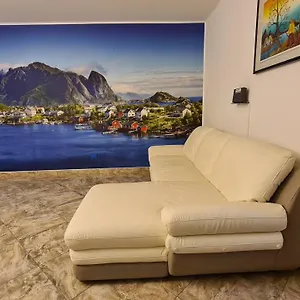 Linda Desenzano del Garda