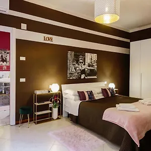 https://casa-di-silvia-city-center.hotelinveneto.com